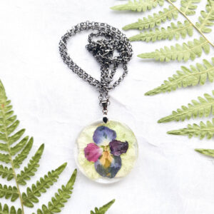 Kompozycja z płatków hortensji