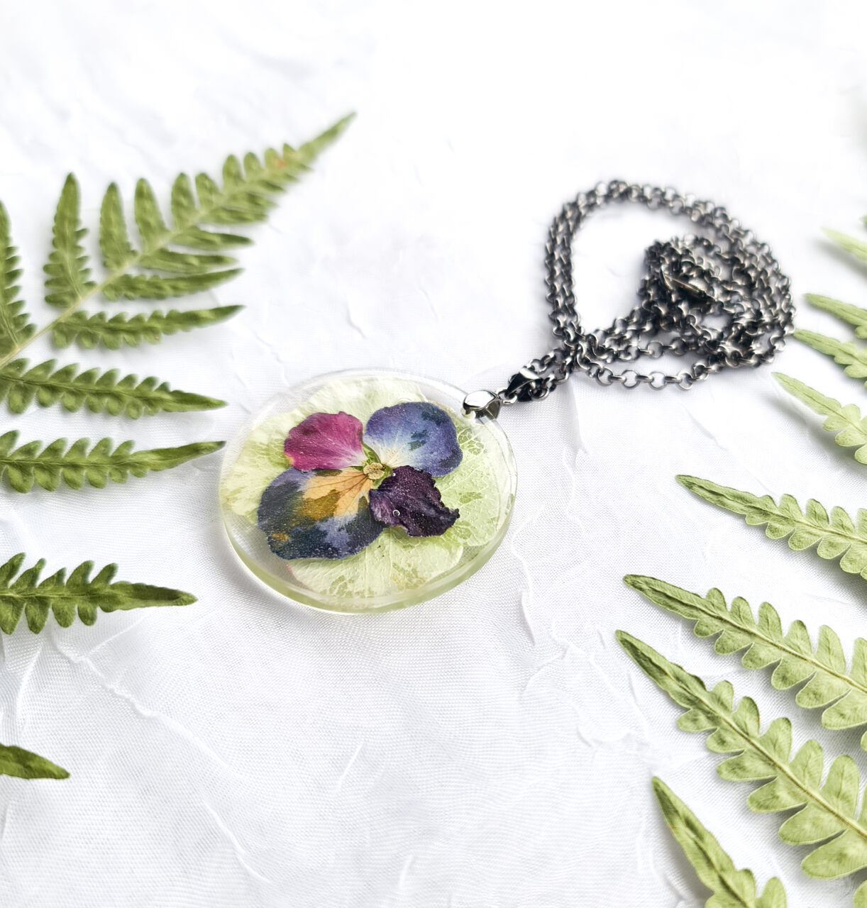 Kompozycja z płatków hortensji - obrazek 4