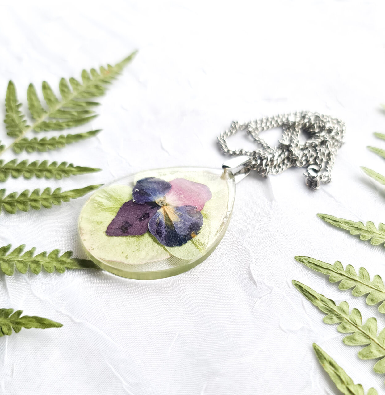 Kompozycja z płatków hortensji - obrazek 4