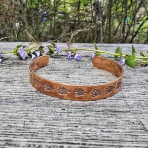 Bransoletka miedziana z wzorkiem