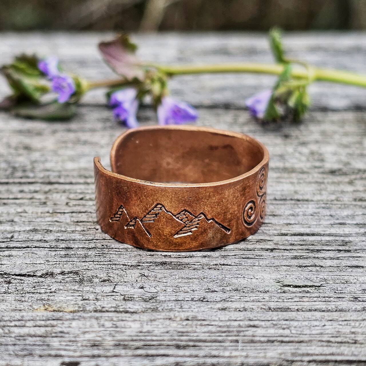 Pierścionek miedziany z górami - obrazek 3