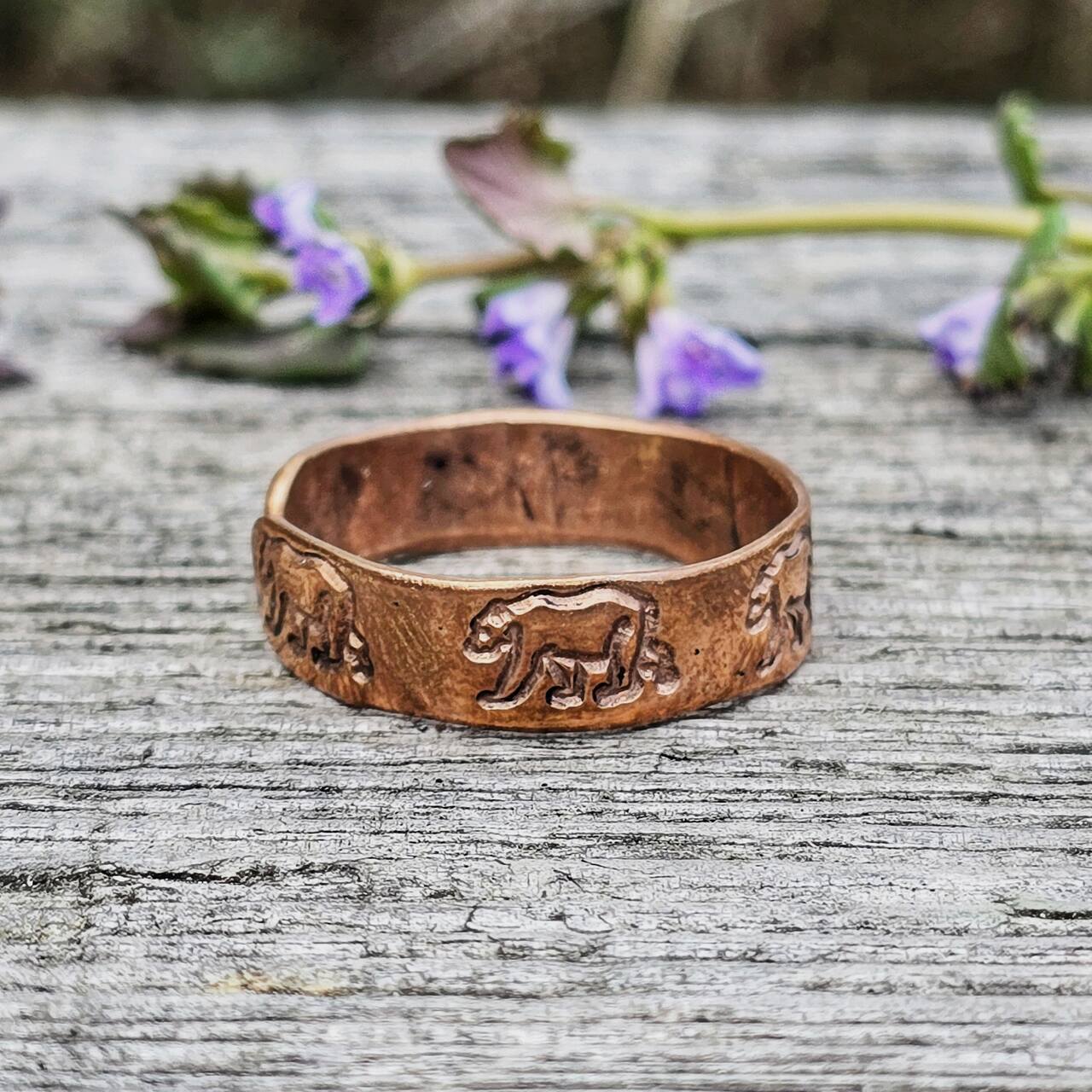 Pierścionek miedziany z niedźwiedziami - obrazek 3