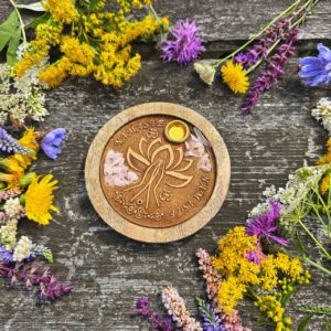 Okrągła podstawka pod kadzidła z kamieniami