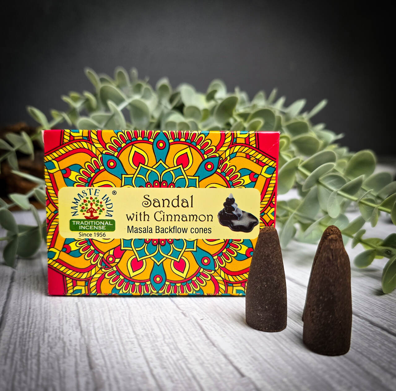 Kadzidełka Stożkowe Backflow- Drzewo Sandałowe z cynamonem - Namaste India